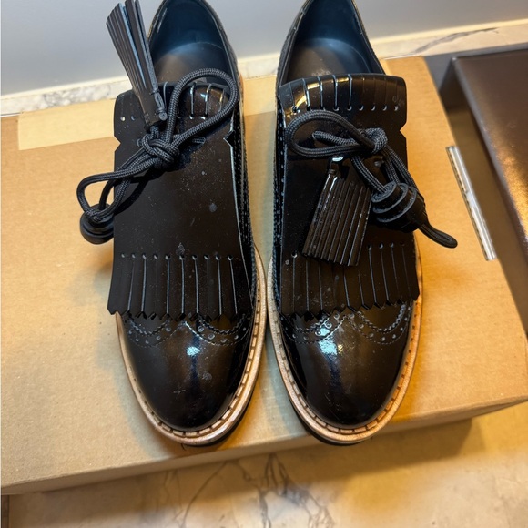 Tod's Glossy Black Leather Fringe Loafers - Picture 6 of 6